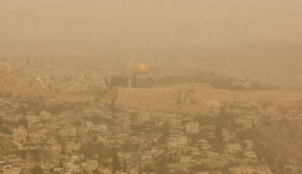 الطقس: أجواء خماسينية ومغبرة وسقوط أمطار متفرقة