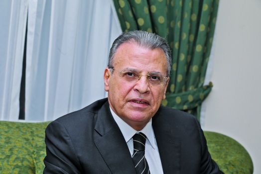 وفاة الإعلامي الفلسطيني جمال ريان أحد أبرز مذيعي قناة الجزيرة