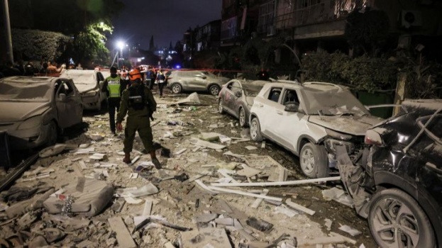 24 قتيلا- إيران أطلقت نحو 400 صاروخ نحو إسرائيل