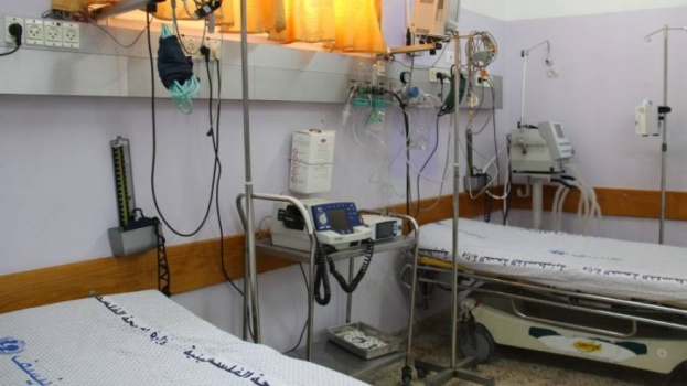 انهيار يهدد المستشفيات الفلسطينية: ديون تتجاوز 4 مليار وخدمات على حافة التوقف
