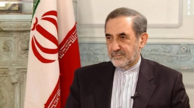 مستشار المرشد الإيراني علي ولايتي لترمب: من يلعب بـ"شريان الحياة العالمي" يضع نفسه في مأزق