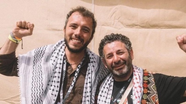 الاحتلال يرحل ناشطي أسطول الصمود تياغو وأبو كشك بعد أيام على اعتقالهما