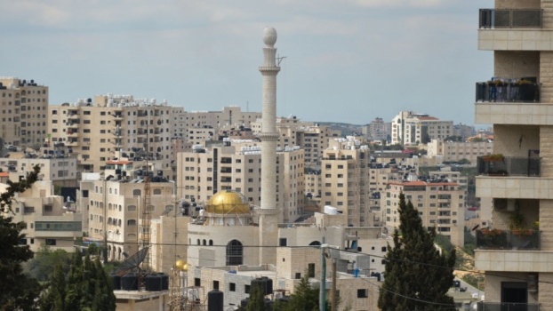 الكنيست يقر بالقراءة التمهيدية مشروع "قانون الأذان" الذي يفرض قيودا على مكبرات الصوت في المساجد