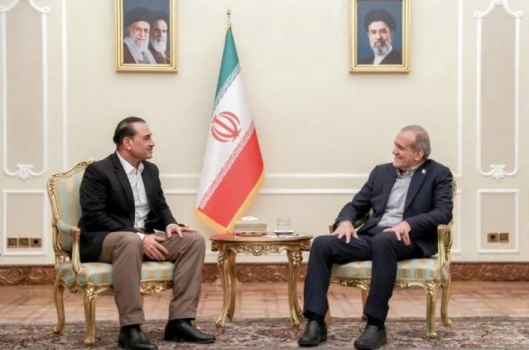 طهران تتمسك بشروطها وواشنطن تشدد ضغطها.. ماذا حققت زيارة قائد الجيش الباكستاني؟