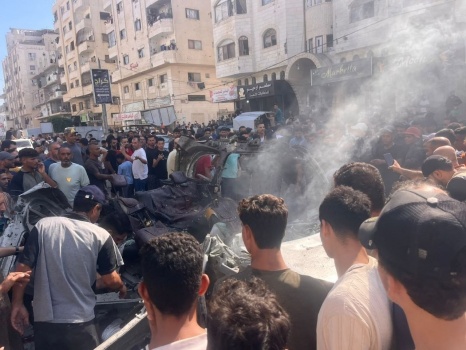 شهيدان ومصابون بقصف سيارة جنوب غرب مدينة غزة