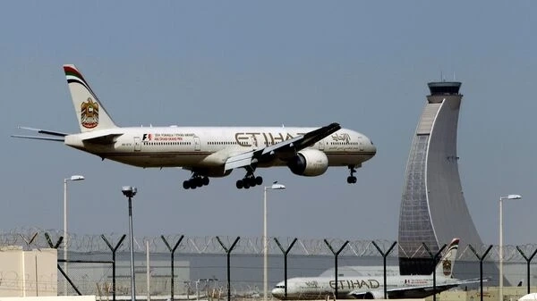 الإمارات تعلّق رحلات شركات الطيران الإيرانية من وإلى أراضيها