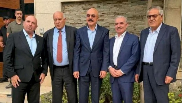 الرجوب واشتيه يلتقيان تيار دحلان في مصر لتوحيد "فتح"