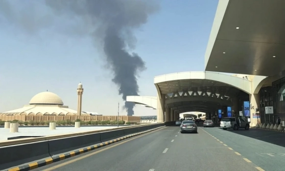 السعودية: قتيلين اثر استهداف مطار الدمام 

