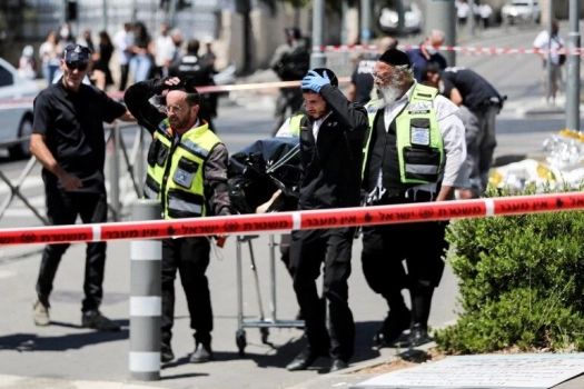 استشهاد شابين في الخليل والاحتلال يعلن إصابة 6 جنود بعملية إطلاق نار قرب حاجز فرش الهوا