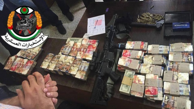 أقل من 24 ساعة الاستخبارات الفلسطينية تلقي القبض على سارقي بنك الاستثمار