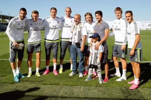 صور / لقاء جمع اللاجئ السوري الذي ضربته الصحفية المجرية بفريق ريال مدريد الإسباني