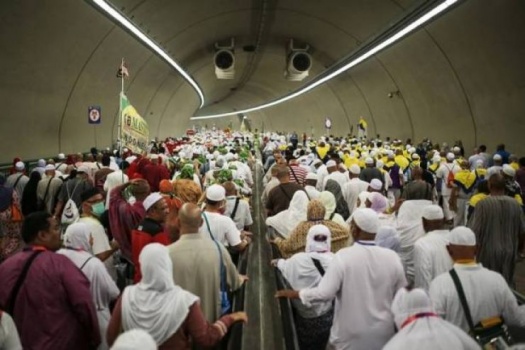 حجاج يبحثون عن اقاربهم المفقودين بعد كارثة التدافع