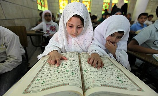 سجود عبيدي..طالبة من جنين تحقق أمنيتها بحفظ القرأن الكريم كاملاً