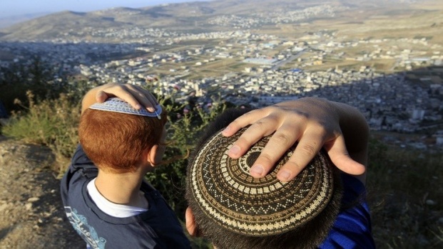 عملية نابلس.. لماذا لم يقتل المهاجمان الفلسطينيان أطفال ضحيتيهما من المستوطنين؟