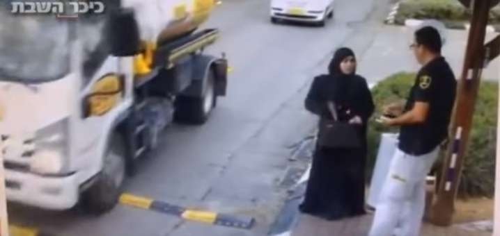 إعلامي مصري يعلق على عملية طعن نفذتها فلسطينية: "نذالة وهمجية” !