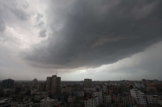 الأجواء غائمة والأمطار ستستمر
