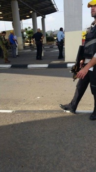 صور : اصابة خطيرة  لمستوطن قرب قلقيلية بعملية طعن وفرار المنفذ