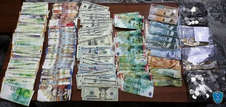 الشرطة تكشف ملابسات سرقة مبلغ 60 ألف شيكل في نابلس