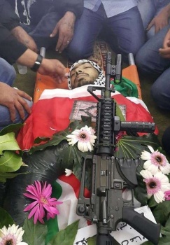 صور وفيديو| طلت البارودة والسبع ما طل.. تشييع جثمان الشهيد عليان