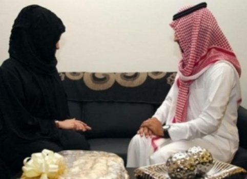 خسارة عريس لـ35 ألف ريال بعد أن استيقظ ضمير الجارة !