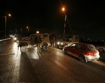الاحتلال يحتجز عشرات المركبات القادمه الى جنين على حاجز 'شافي شومرون'