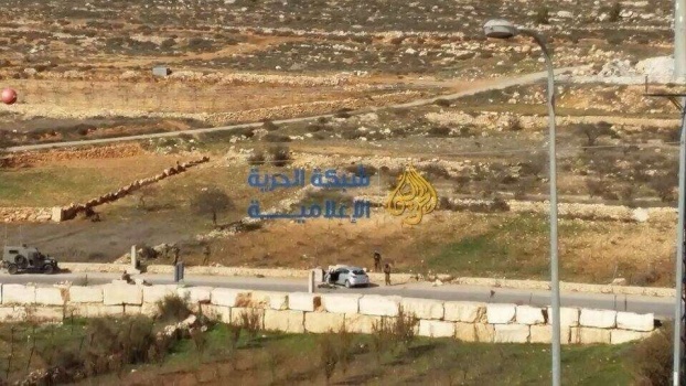الاحتلال يطلق النار على شاب على مفرق حلحول بدعوى تنفيذ عملية دهس