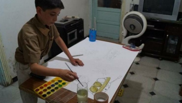 امرأة تعامل والدها بقسوة..فرسم ابنها لها لوحة جعلتها تنهار