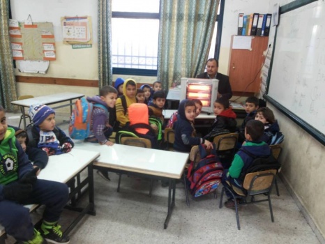 التربية والتعليم: 40 طالباً حرارتهم تعادل 4 "دفايات" فلا حاجة للتدفئة في الصفوف