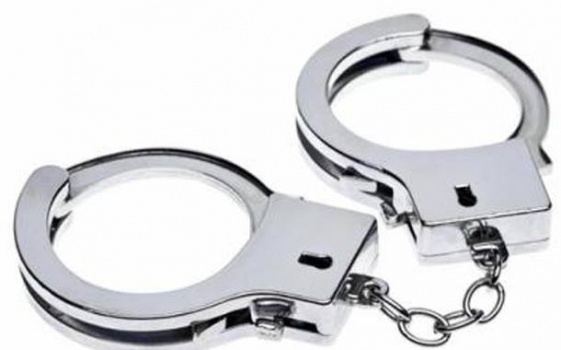 الشرطة تقبض على شخص متهم بعشرات قضايا النصب والاحتيال عبر الفيسبوك في رام الله