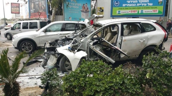 اصابة 3 اسرائيليين بانفجار سيارة بتل ابيب على خلفية جنائية