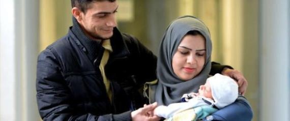 "أرادت رد الجميل".. السورية تيما تنجب "ميركل الصغيرة" في مخيم للاجئين بألمانيا
