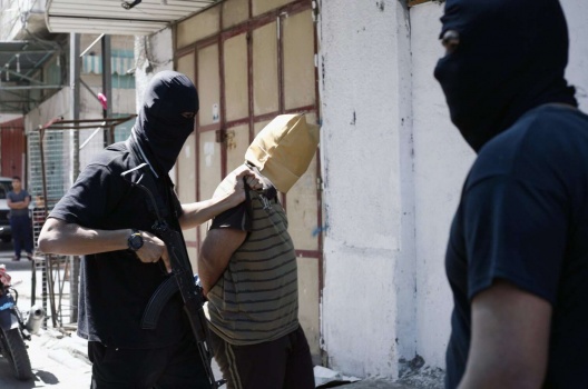 عميل فار من غزة يقاوم لإثبات عمالته للاحتلال !
