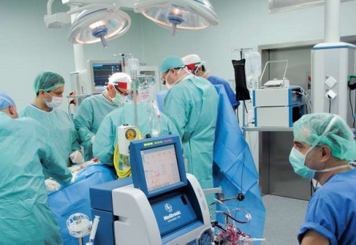 روسية تتحول إلى رجل هرباً من ديونها