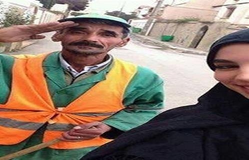 تعرف بالفيديو على قصّة عامل النظافة الذي افتخرت به ابنته في صورة "سيلفي"