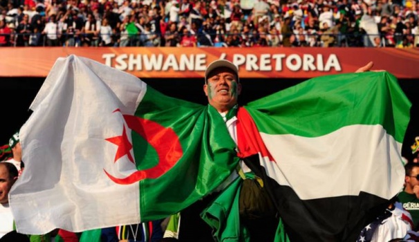 مشجعو الجزائر لمنتخبهم :"سنقتلكم لو هُزم المنتخب الفلسطيني"...والفيس بوك ينتفض!!
