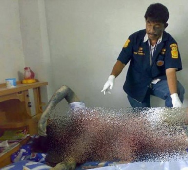 صور : فتاه نامت بسماعة الهاتف في أذنها ... كارثة ما حصل لها!