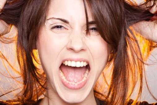 شتمت زميلاتها في العمل ووصفتهن بالقبيحات دون أن تعلم ما كان ينتظرها