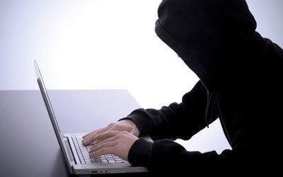حدث في نابلس .. الفيسبوك وولاد الحرام أفقدوا الشابة أمل كل شيء