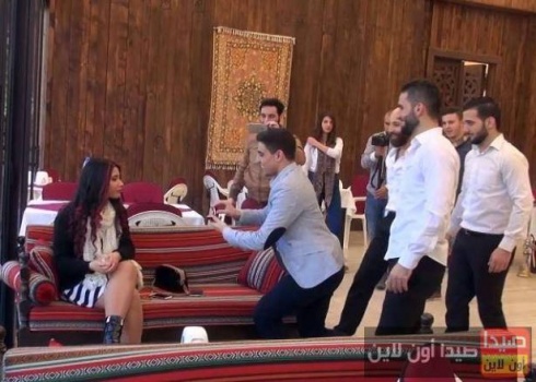 بالفيديو... رفضت عرضه للزواج امام الجميع في صيدا... فتبدلت العروس!!!