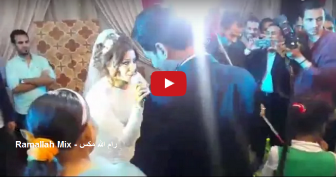 بالفيديو.. عروس تفاجئ عريسها والحضور بصوتها الرائع