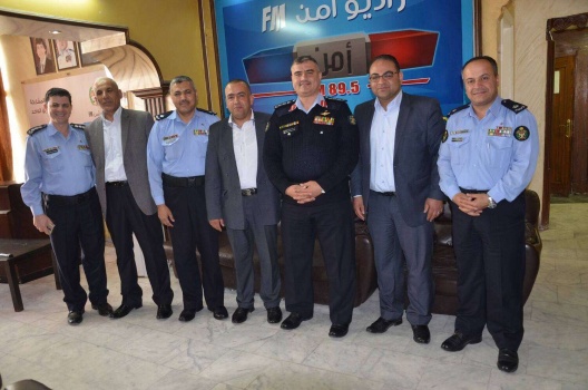 شرطة فلسطين والأمن العام الأردني يوحدان البث الإذاعي بين فلسطين والاردن