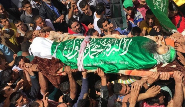 الخليل.. الآلاف يشيعون جثمان الشهيد "برادعية"