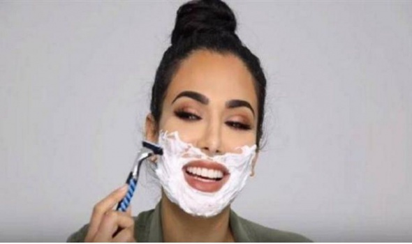 خبيرة تجميل تحلق "ذقنها".. لن تصدقوا النتائج!