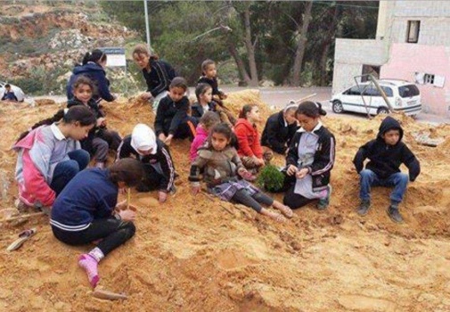 بالصور الاحتلال يهدم حديقة بنابلس شيدت بتمويل من الحكومة البلجيكية