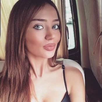 بالفيديو .. حسناء تركية تخطف قلب رونالدو