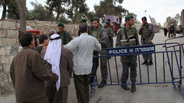 فصل واعتقال جنود تلقوا رشاوى من فلسطينيين على الحواجز