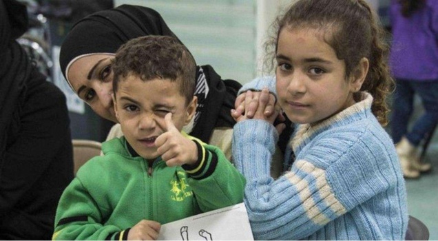 طفل سوري يحظر الطيران الحربي فوق منطقة في كندا .. اليك السبب !