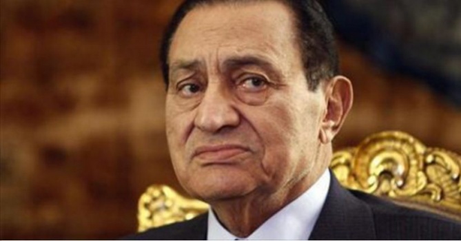 شاهد صور صادمة لحسني مبارك بعد تغير ملحوظ في وزنه