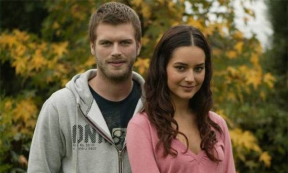 بالصور- هل تذكرون ميرنا بطلة مسلسل "ميرنا وخليل"؟ شاهدوا كيف أصبحت اليوم