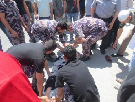 بالصور..اصابة مواطن بحروح جراء حادث دهس في جنين